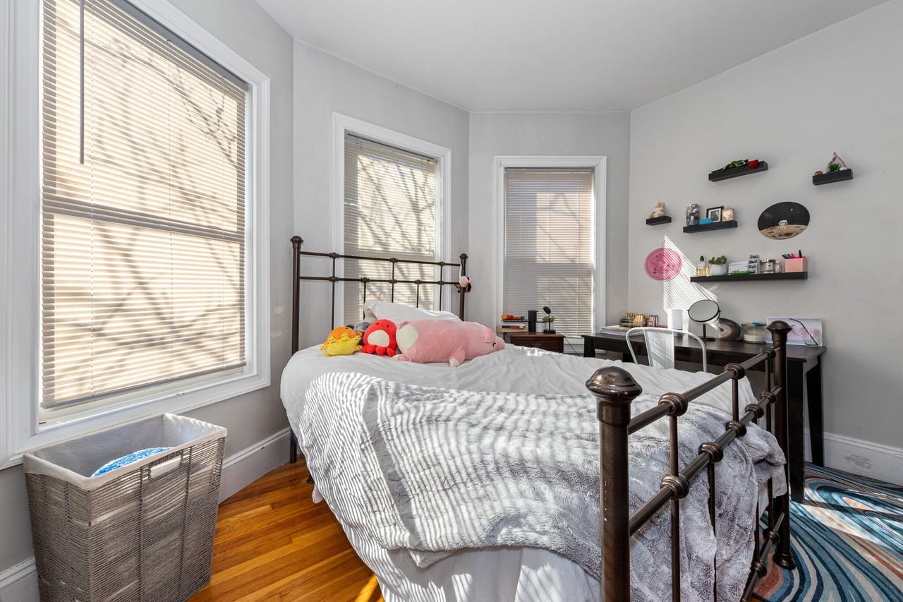 229 Calumet St #2 - Photo 3 of 21