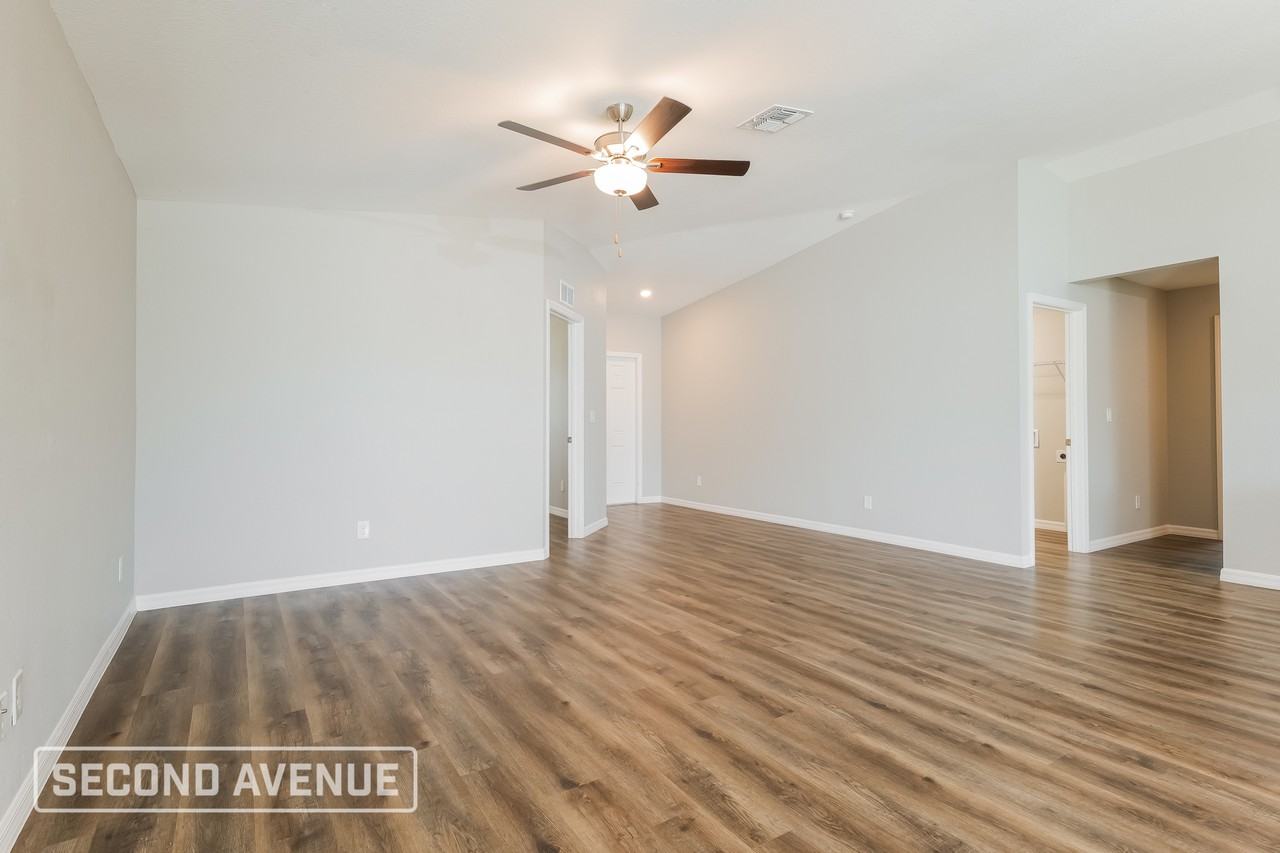 1423 Ne 16th Pl - Photo 4 of 23