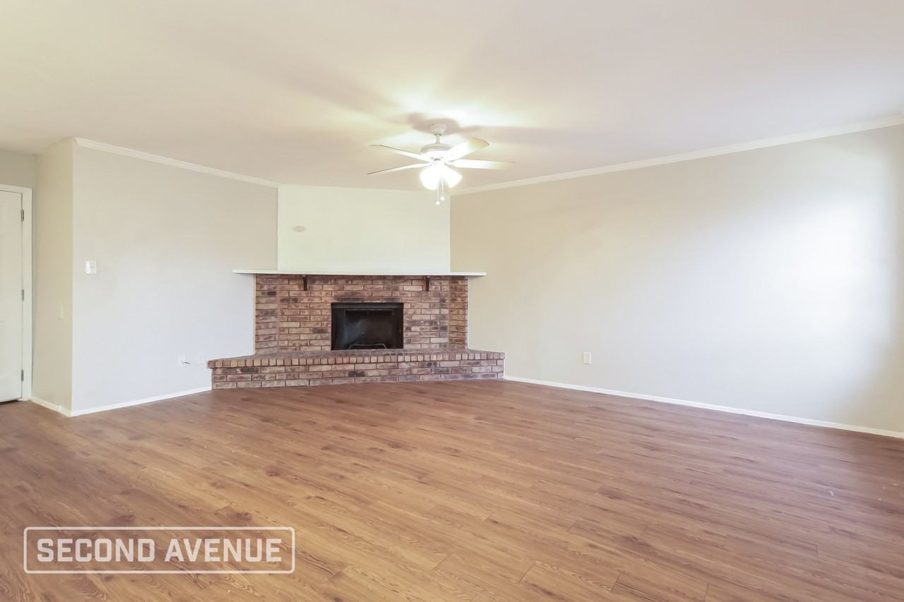 416 Woodcrest Way - Photo 4 of 28