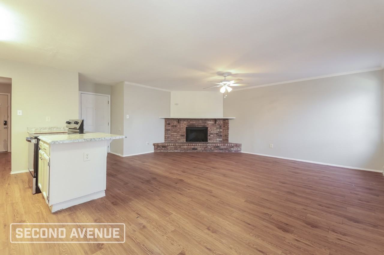 416 Woodcrest Way - Photo 5 of 28