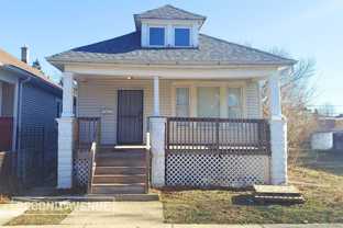 10743 S Prairie Ave - Photo 1 of 1