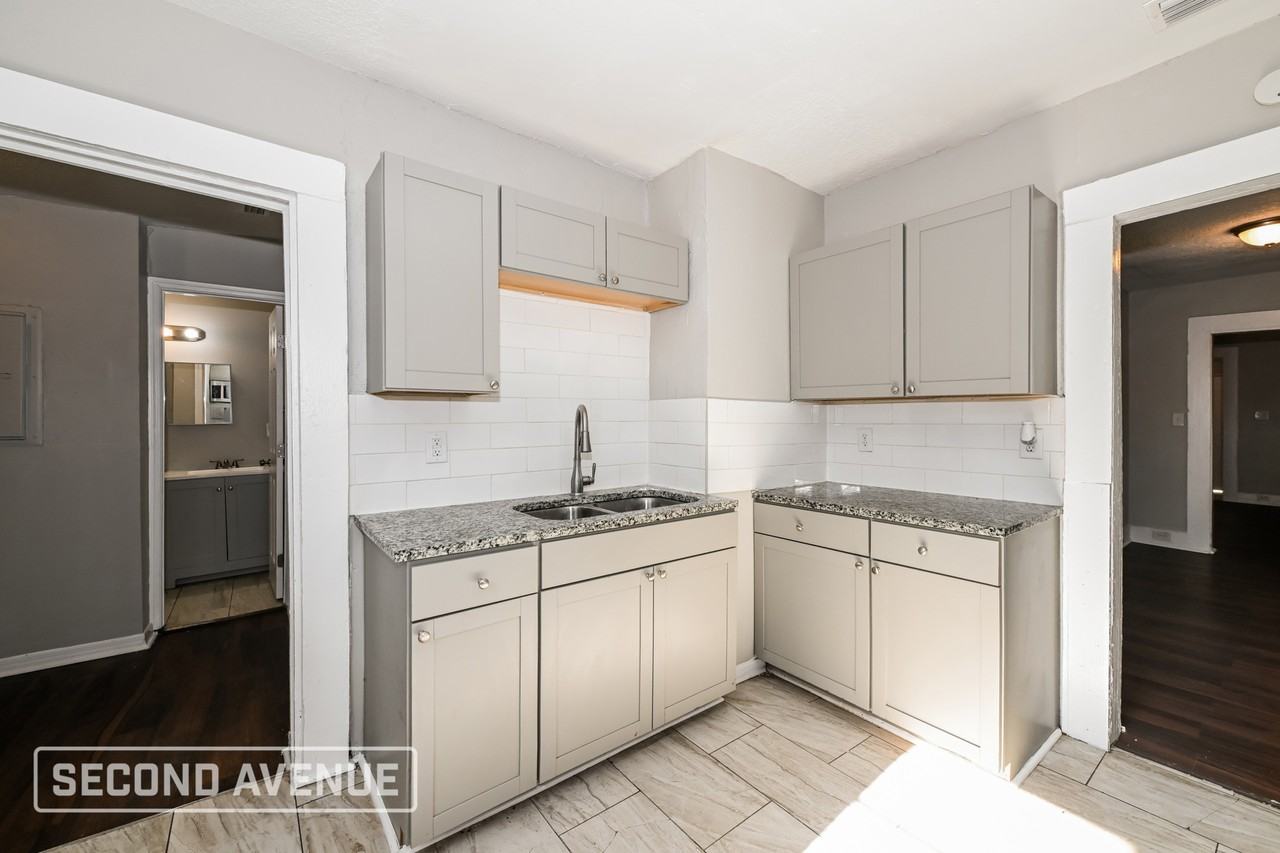 1548 W 23rd St - Photo 3 of 22