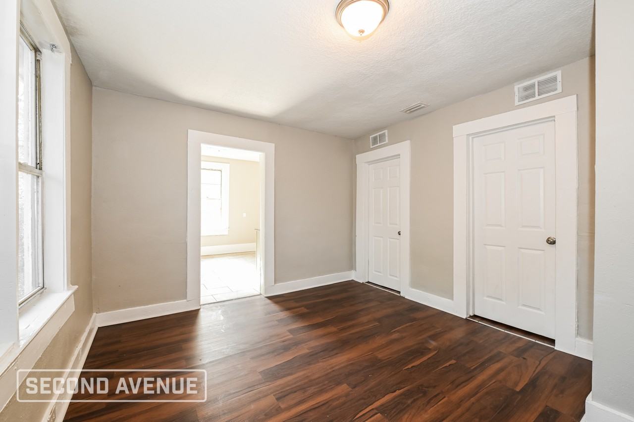 1548 W 23rd St - Photo 7 of 22