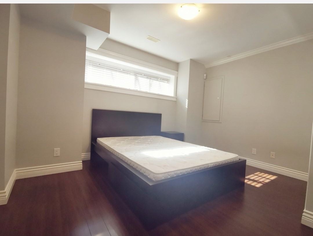 1777 Southwest Marine Drive - Photo 4 of 8