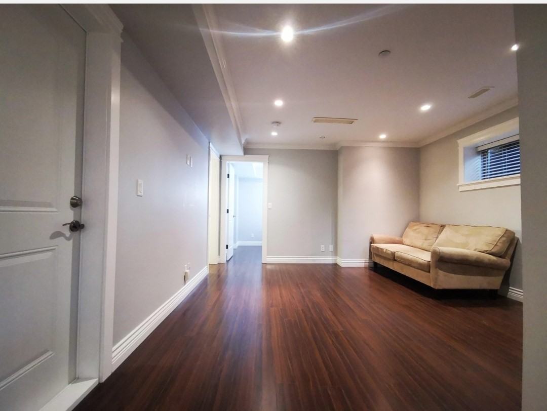 1777 Southwest Marine Drive - Photo 5 of 8