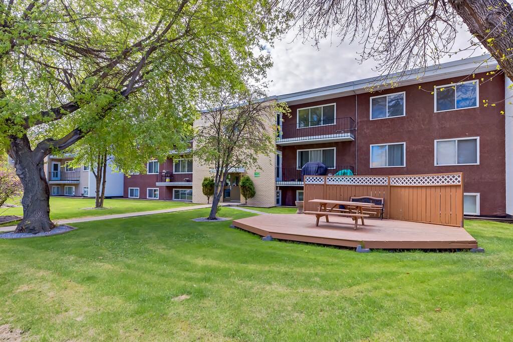 Exeter Court - Photo 7 of 9