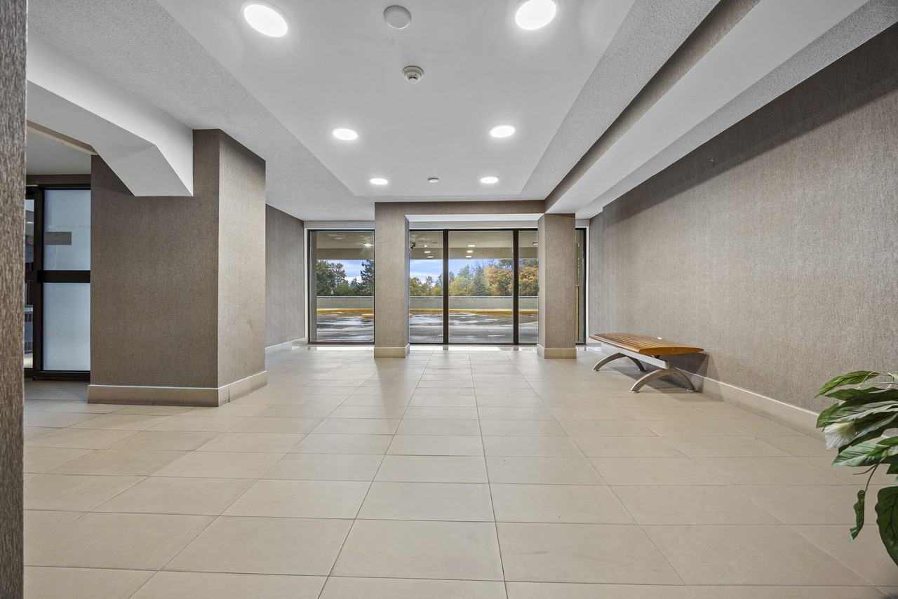 95 Charolais Boulevard - Photo 3 of 15