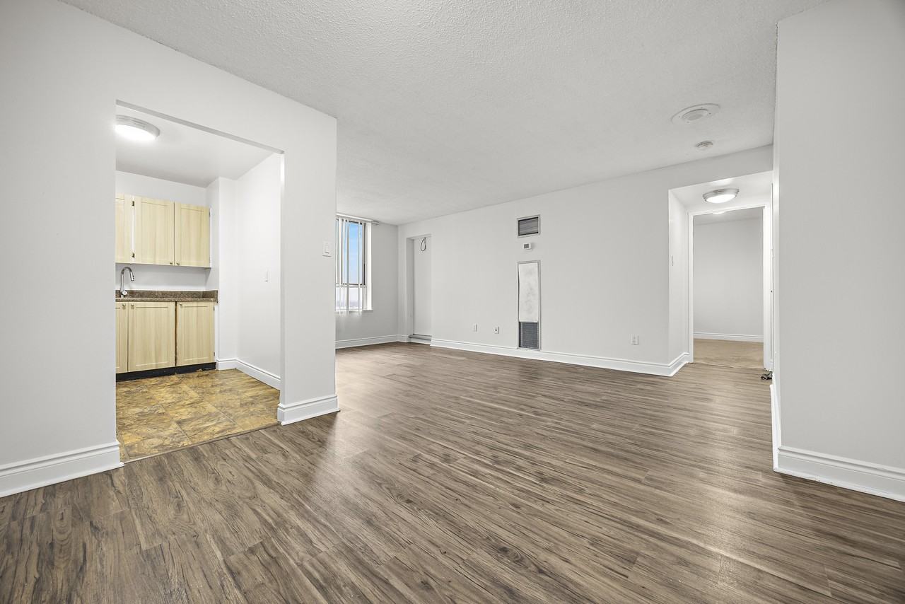 95 Charolais Boulevard - Photo 7 of 15