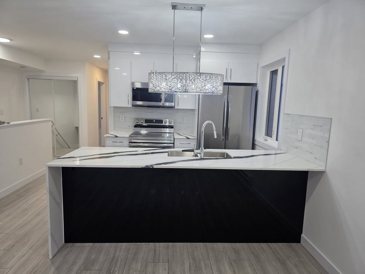 999 Lorette Avenue - Photo 4 of 9