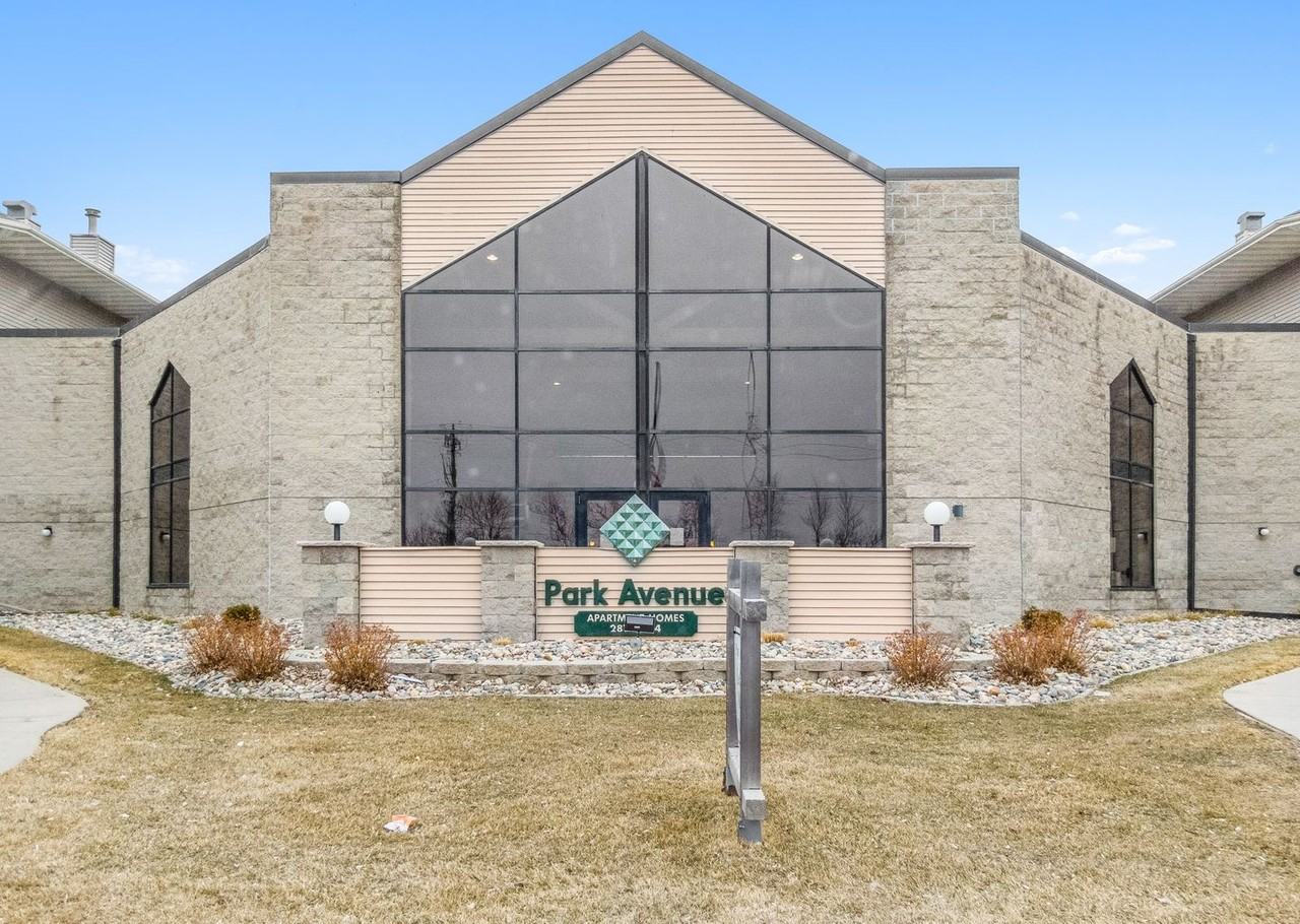 Park Avenue Apartments - Photo 2 of 19