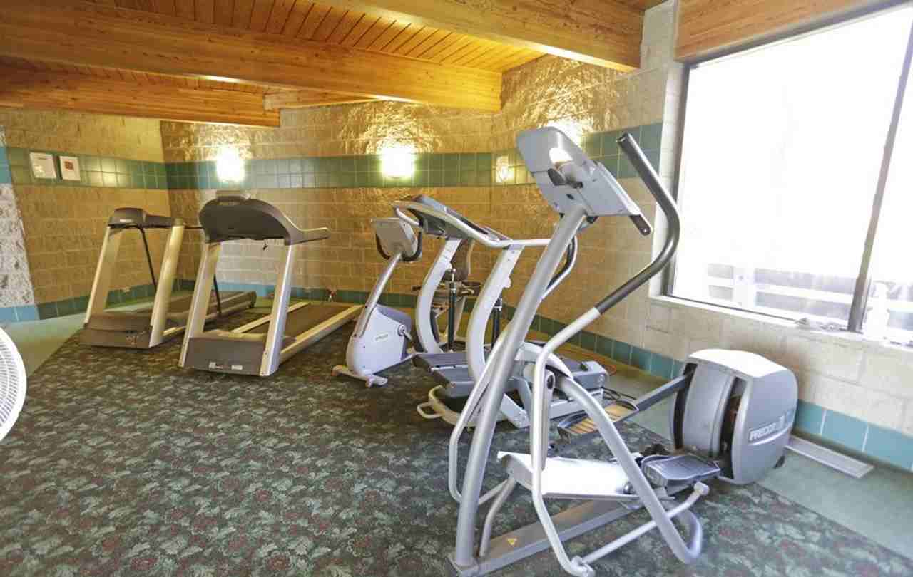 Park Avenue Apartments - Photo 5 of 19