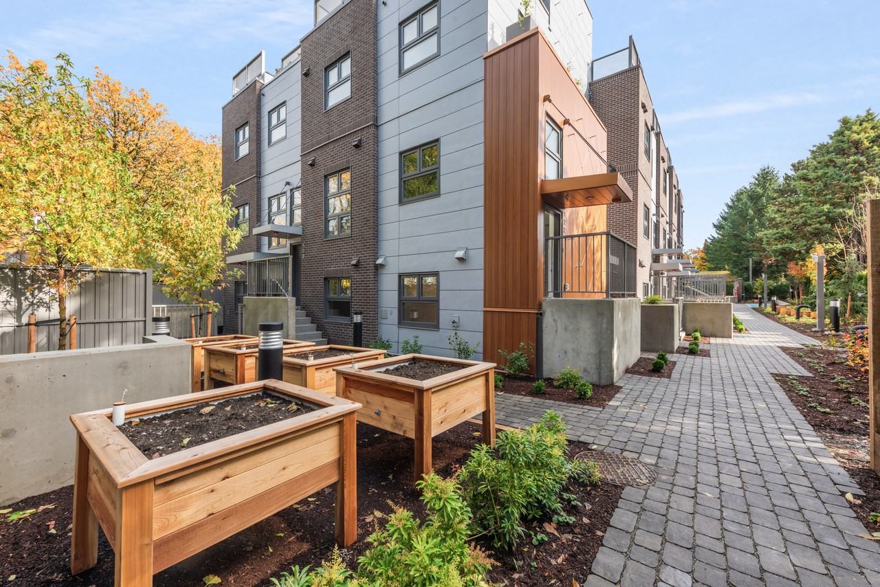 The Hawthorne - Photo 7 of 10