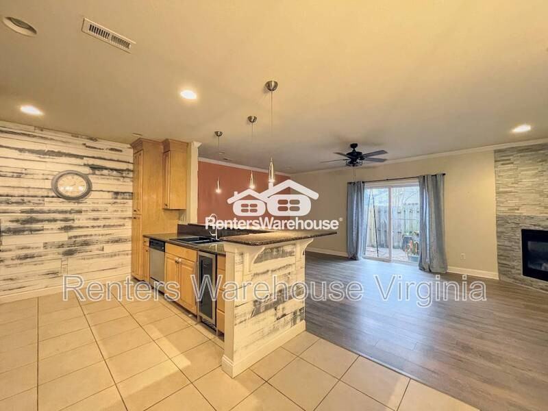 1135 Arlynn Ln - Photo 4 of 32