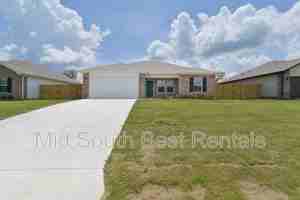 featured image of 829 Pine Tree Rd