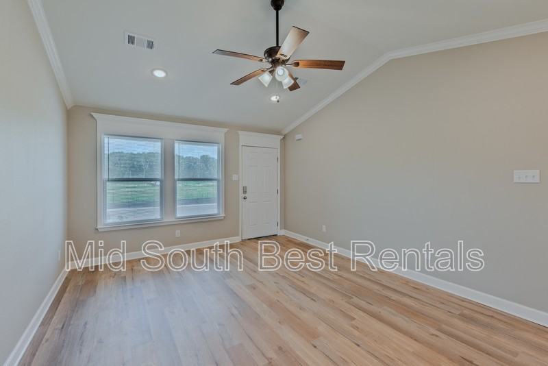 829 Pine Tree Rd - Photo 4 of 16