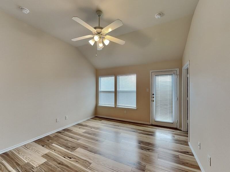 1905 Sharpsbury Dr - Photo 3 of 19