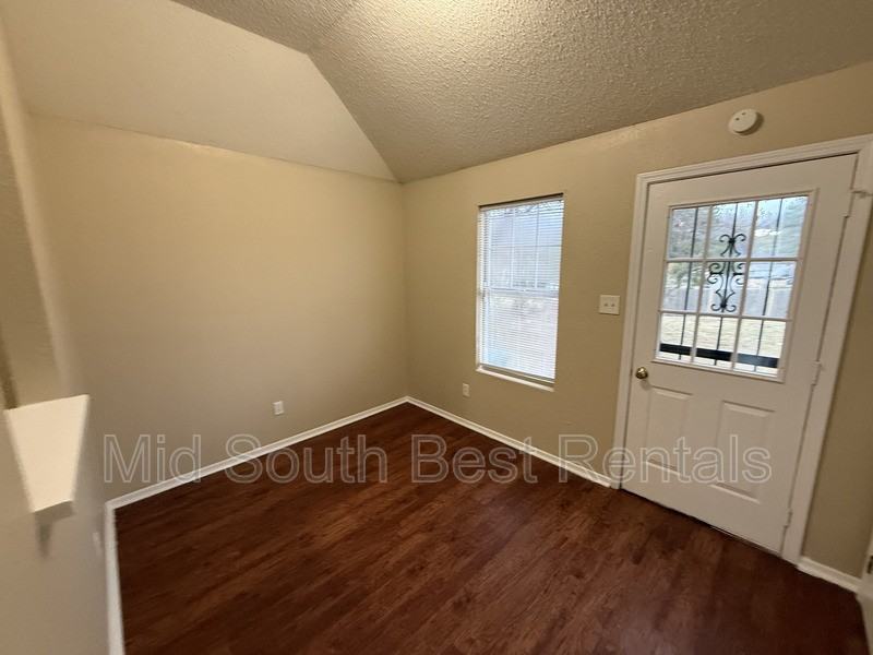 2874 Saint Elmo Ave - Photo 3 of 20
