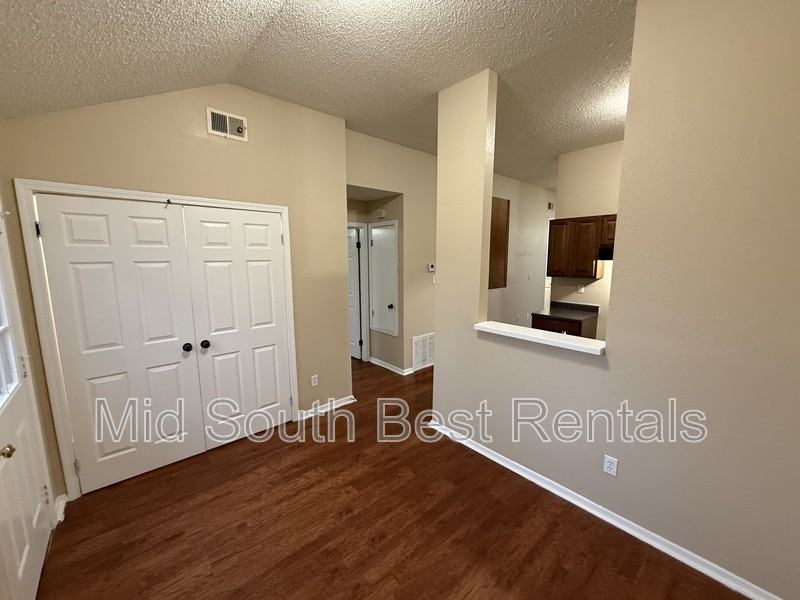 2874 Saint Elmo Ave - Photo 4 of 20