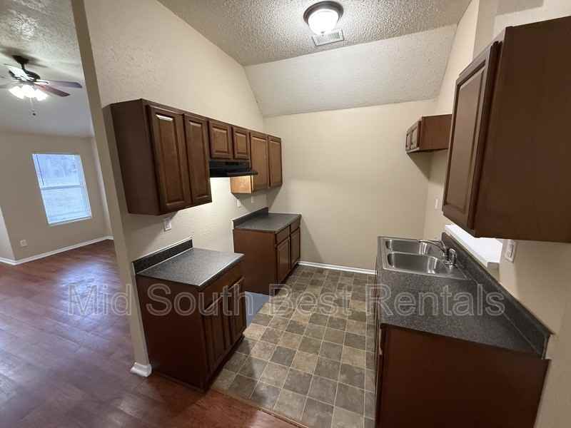 2874 Saint Elmo Ave - Photo 7 of 20