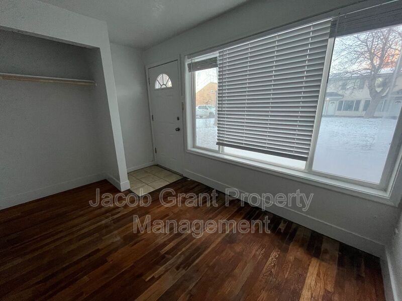 675 Tiger Ave #4 - Photo 6 of 8