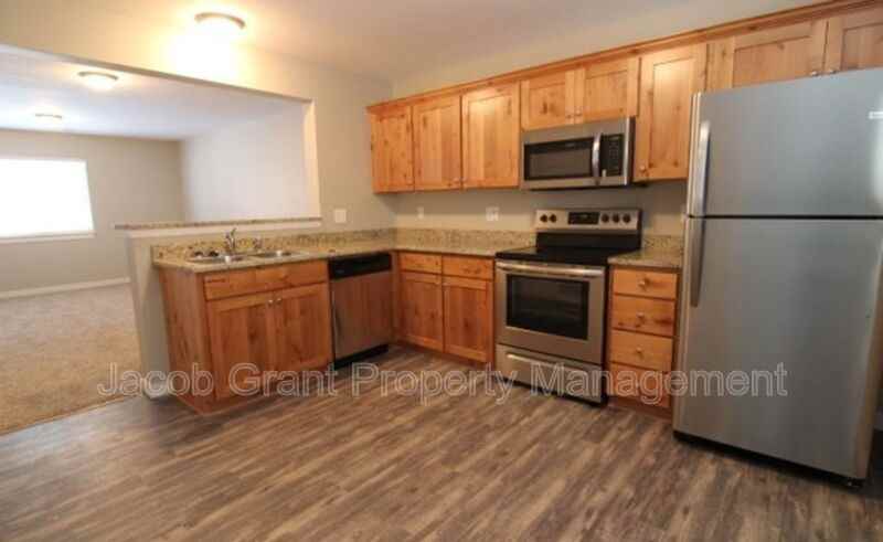 Lincoln Dr #133 - Photo 4 of 13