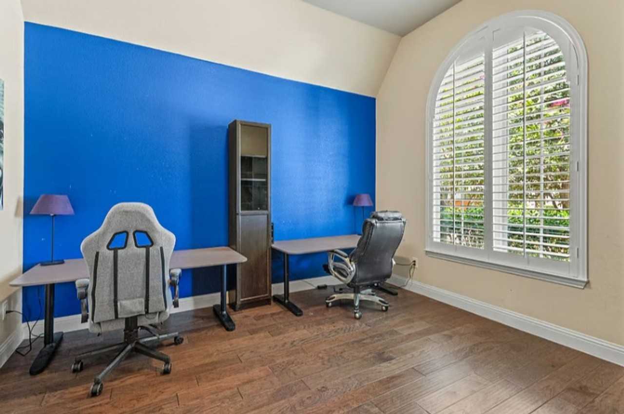 1036 Edgefield Ln - Photo 4 of 31