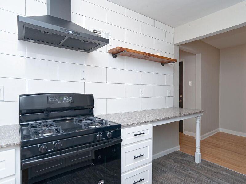 6953 Chippewa St #2E - Photo 4 of 13