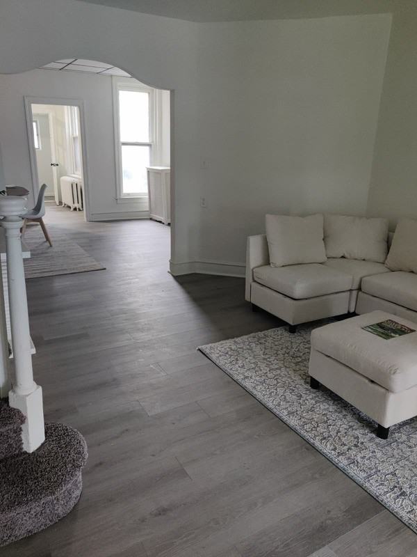 312 E Eleanor St - Photo 2 of 15