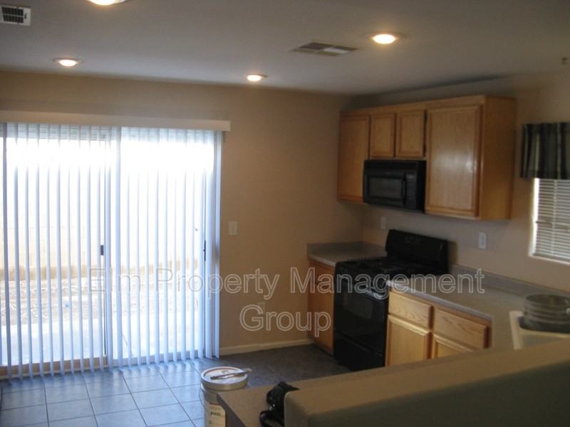 7309 Camden Pine Ave - Photo 4 of 6