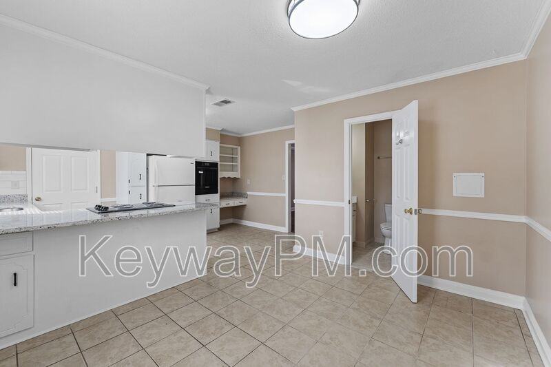 2320 Greengate Dr - Photo 7 of 24