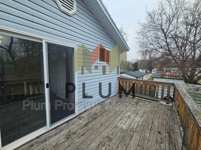 929 S Johnson St #B - Photo 3 of 30