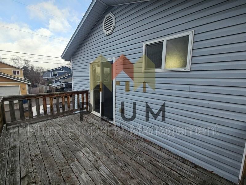 929 S Johnson St #B - Photo 4 of 30