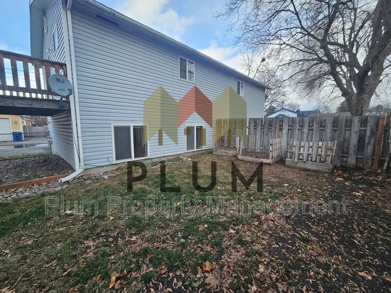 929 S Johnson St #B - Photo 6 of 30