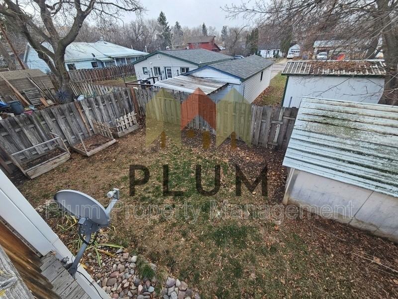 929 S Johnson St #B - Photo 7 of 30