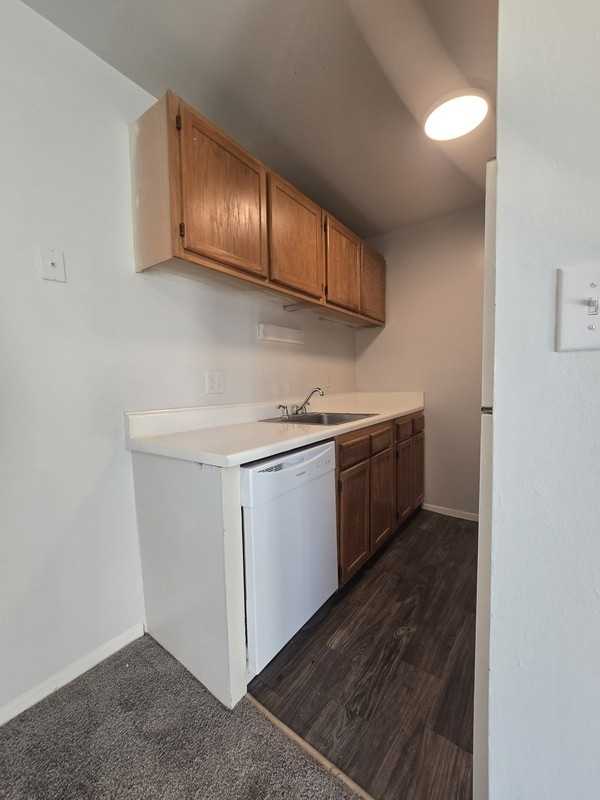 1221 Nelson St #C - Photo 5 of 15