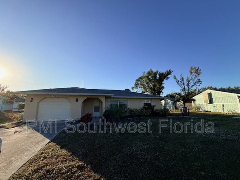 11069 Vanessa Ave - Photo 2 of 20