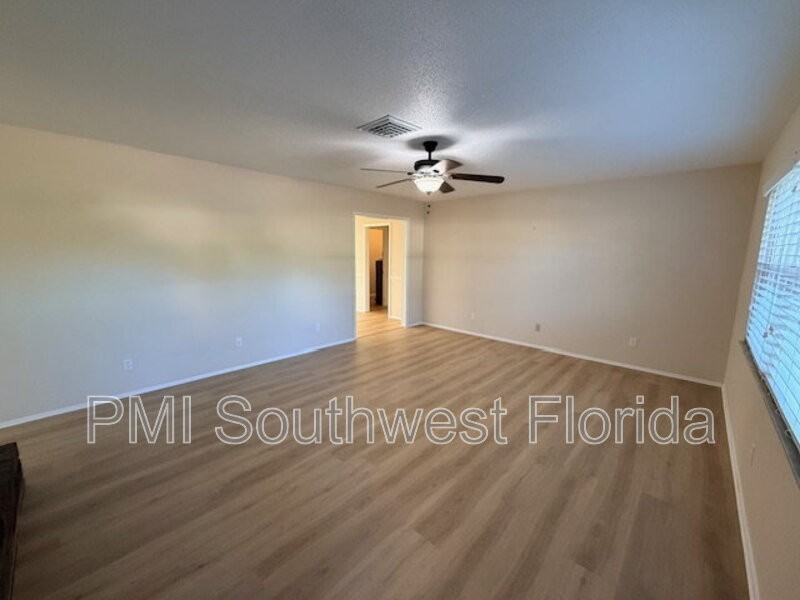 11069 Vanessa Ave - Photo 3 of 20