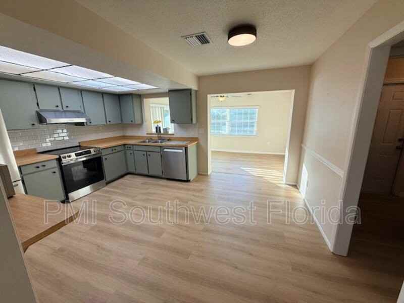 11069 Vanessa Ave - Photo 5 of 20