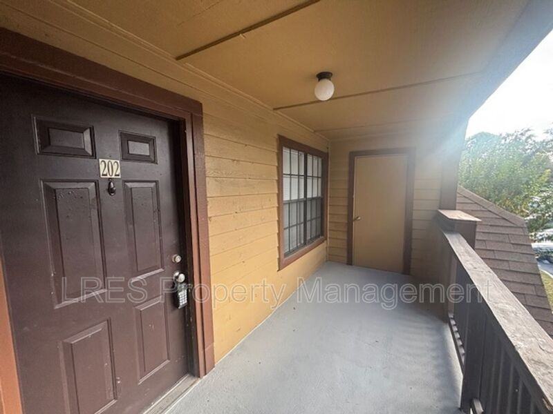 390 Lake Placid Ct #202 - Photo 2 of 49