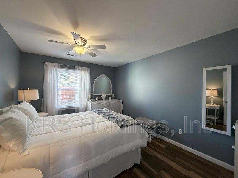 4220 Macarthur Rd - Photo 7 of 10