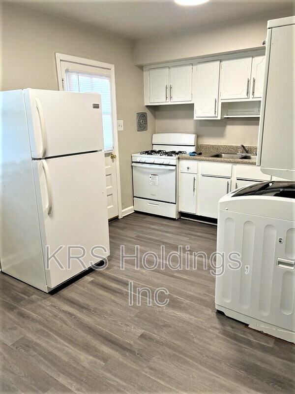 2792 Goolsby Ave - Photo 2 of 5