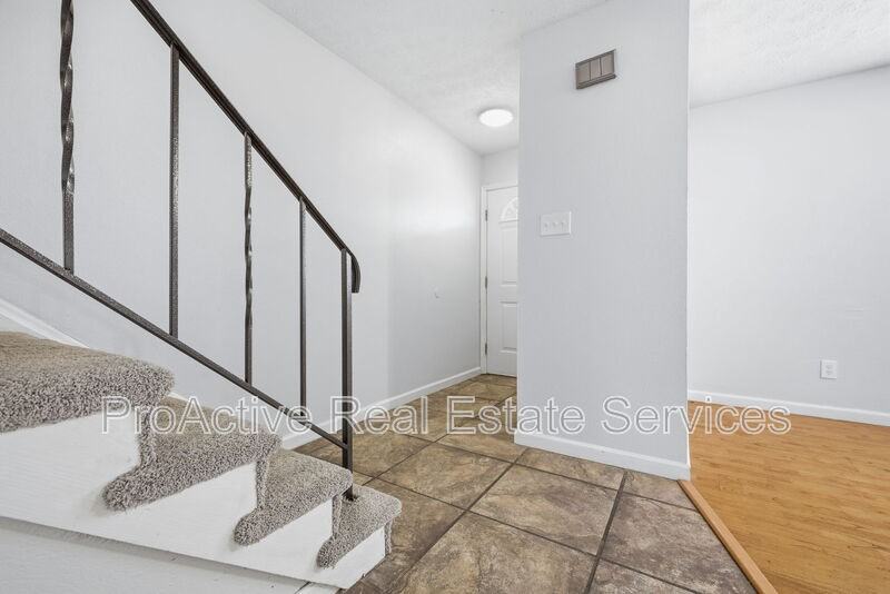 3228 Dunnbury Ct - Photo 2 of 23