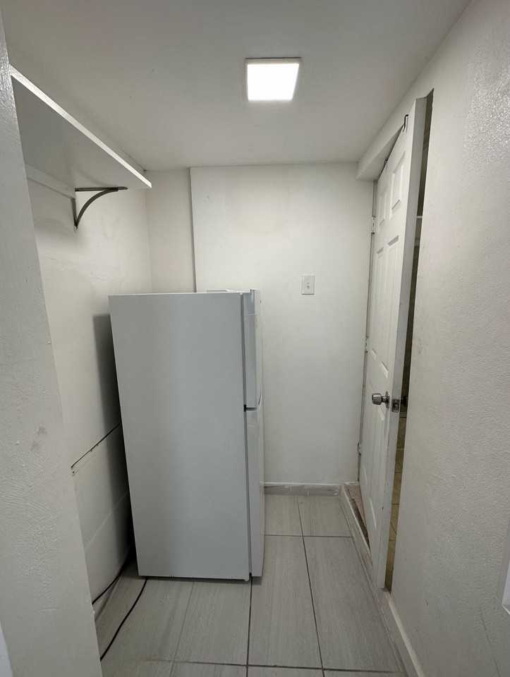 2330 Southwest 48th Avenue - Photo 3 of 6