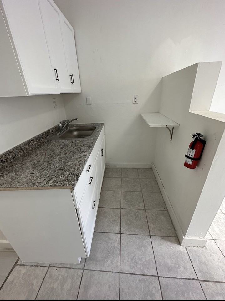 2330 Southwest 48th Avenue - Photo 2 of 6