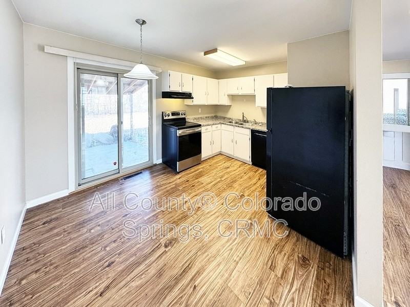 1742 Keswick Rd - Photo 4 of 17