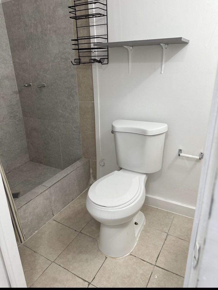 2330 Southwest 48th Avenue - Photo 6 of 6