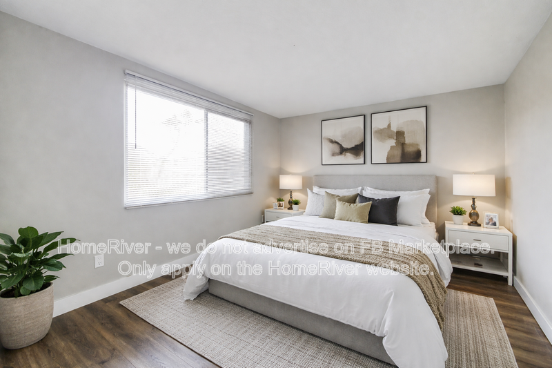 6932 W Holly St - Photo 3 of 25