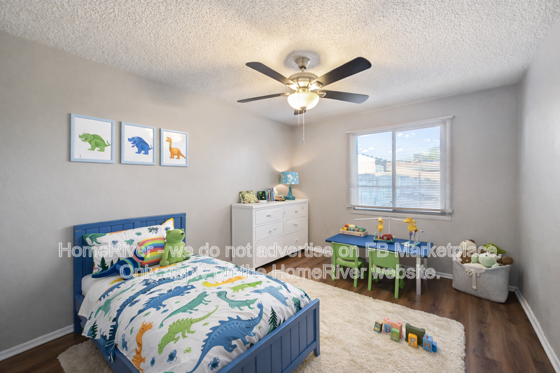 6932 W Holly St - Photo 4 of 25