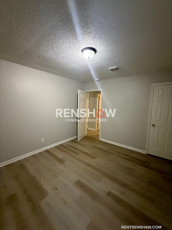 43 Aspen Ave - Photo 4 of 46