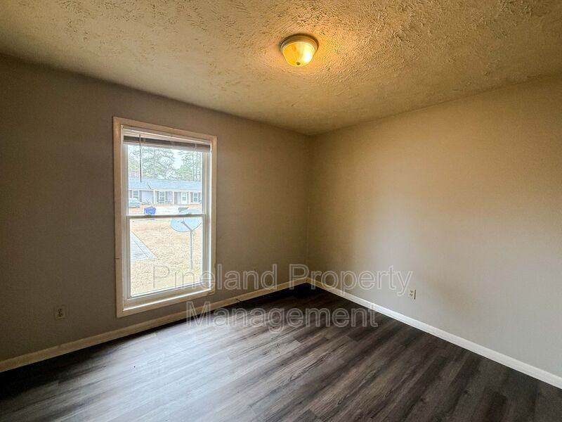 6453 Rockford Dr - Photo 6 of 9